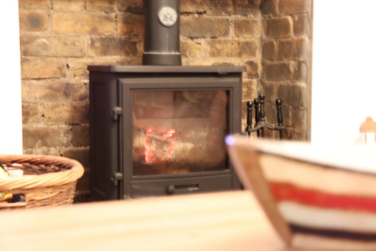 Kindly Light Cottage 앰블 외부 사진